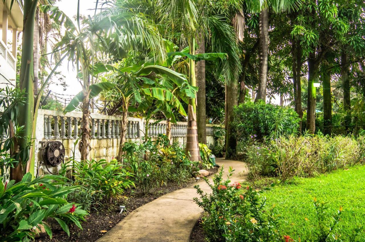 Harbour View Boutique Hotel & Yoga Retreat Belize City Exterior photo
