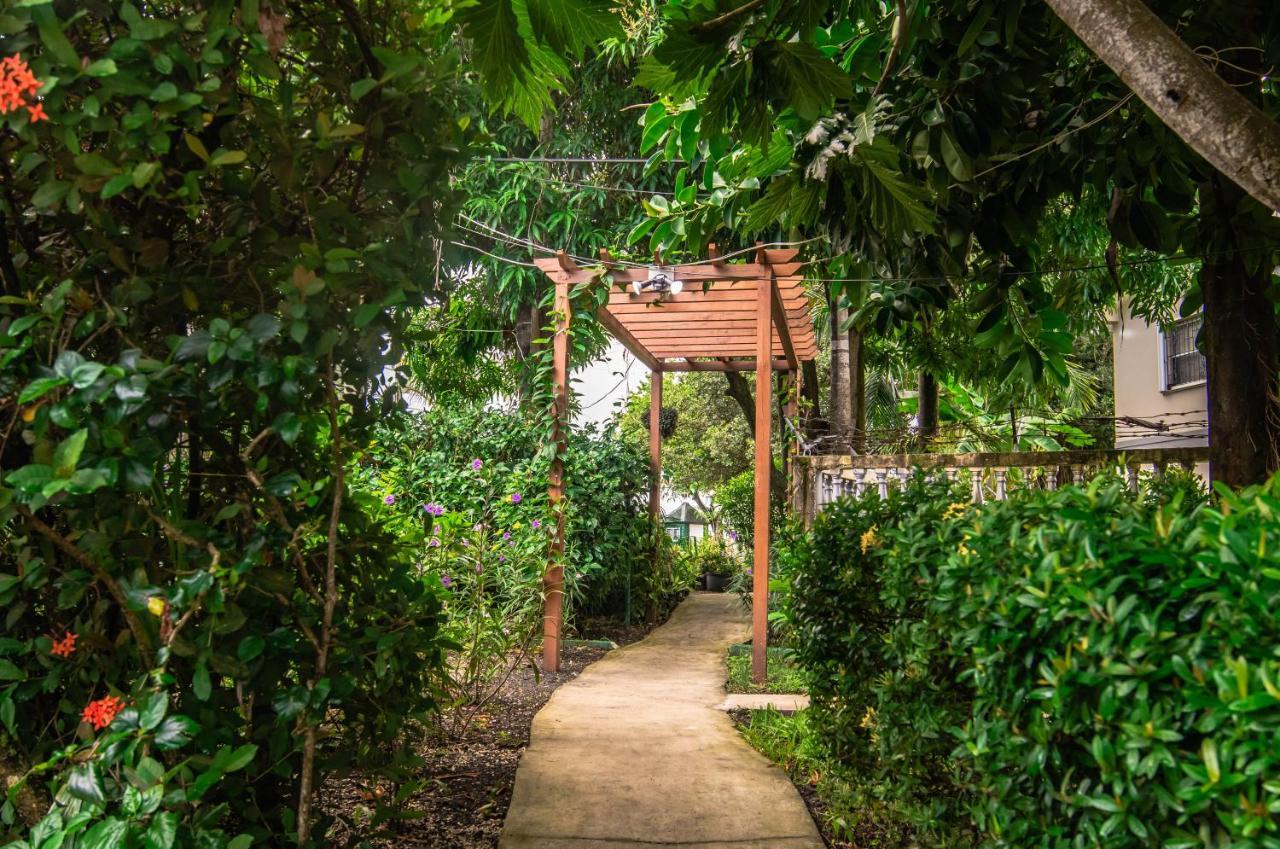 Harbour View Boutique Hotel & Yoga Retreat Belize City Exterior photo