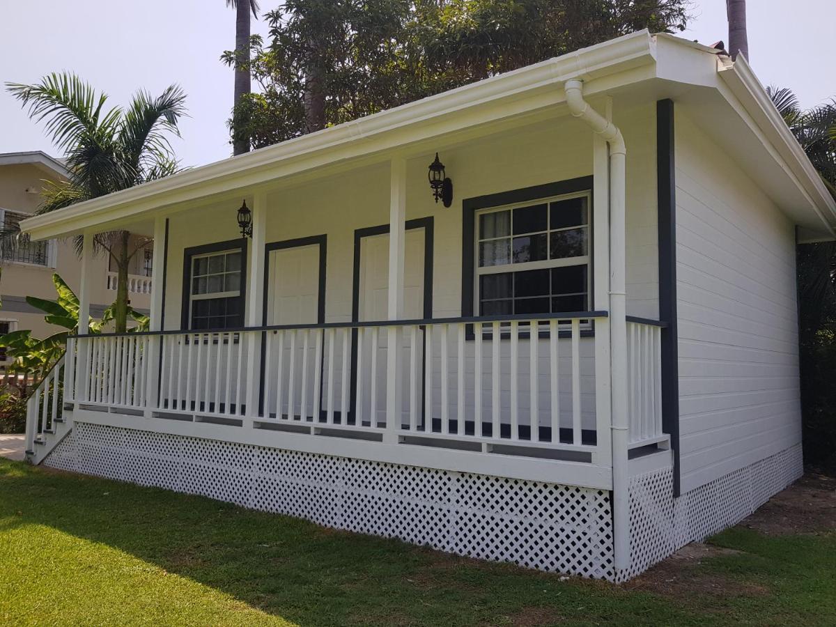 Harbour View Boutique Hotel & Yoga Retreat Belize City Exterior photo
