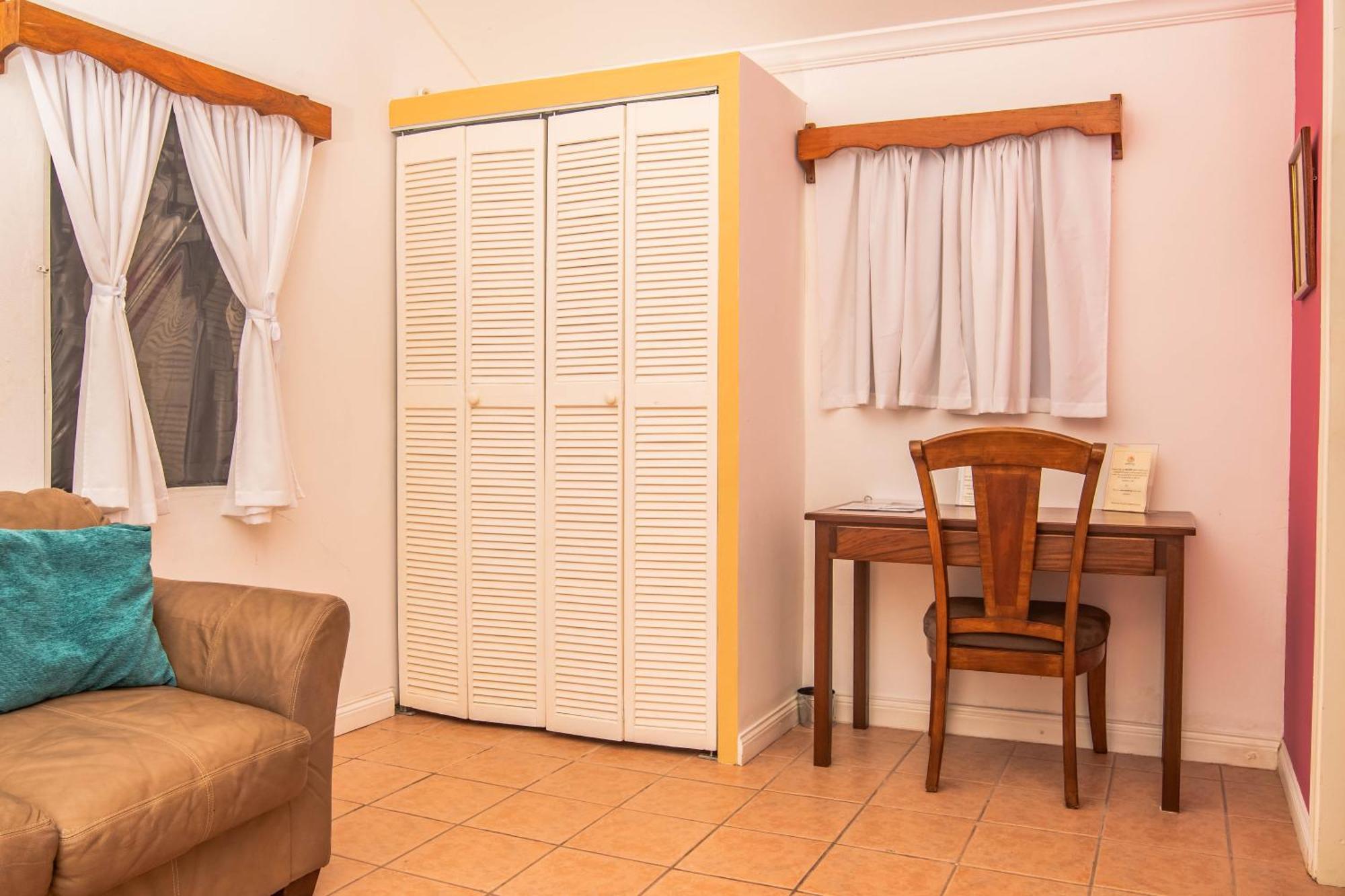 Harbour View Boutique Hotel & Yoga Retreat Belize City Room photo
