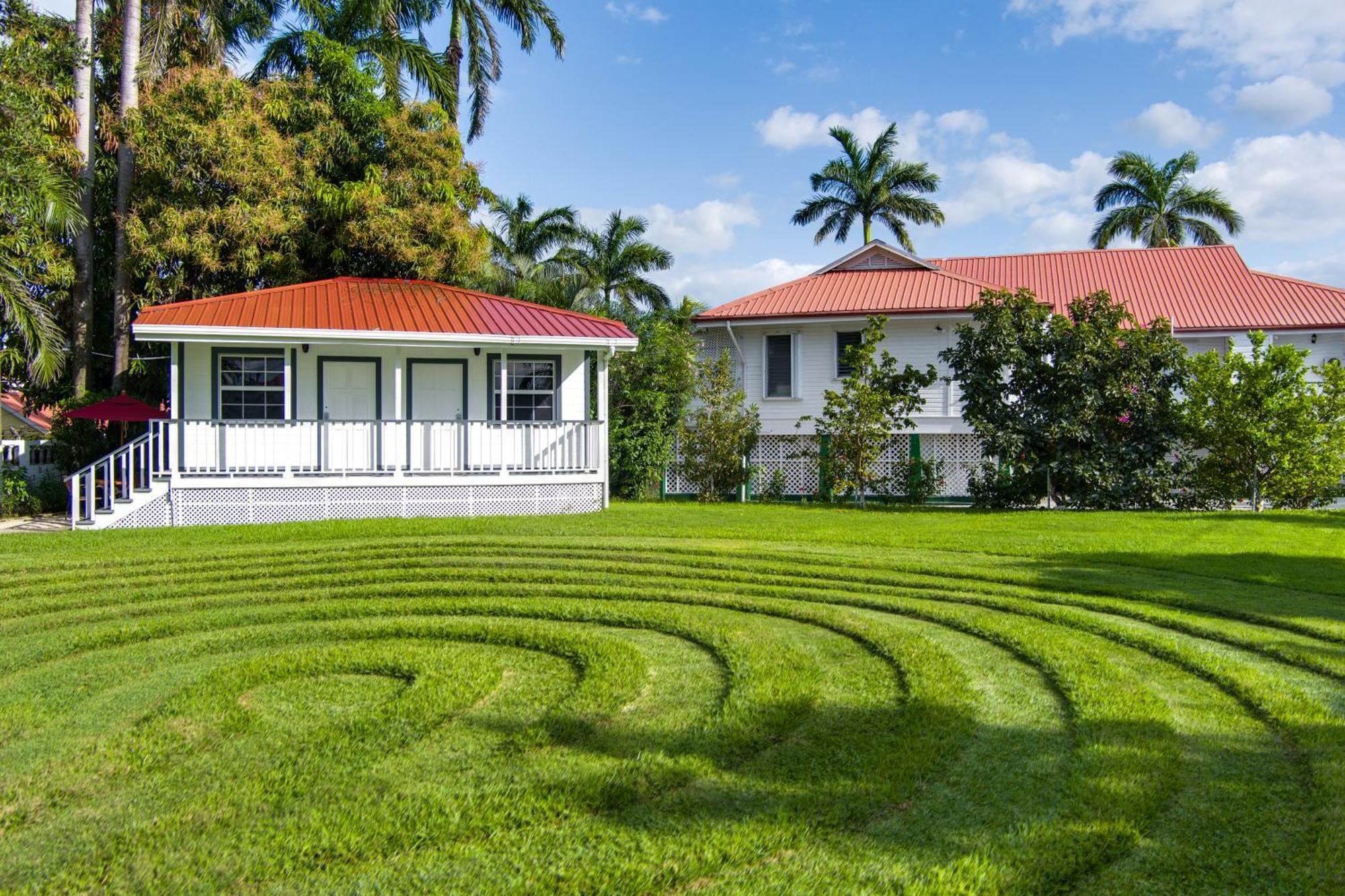 Harbour View Boutique Hotel & Yoga Retreat Belize City Exterior photo